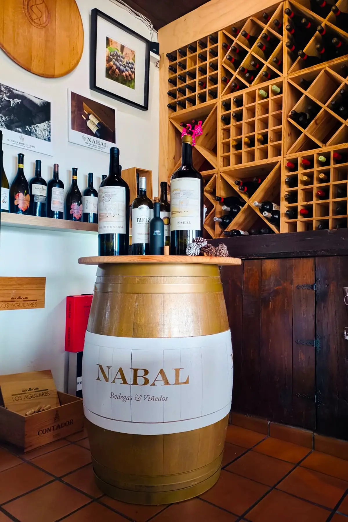 Foto de la bodega de vinos en el Restaurante El Paisaje